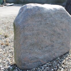 Gravsten Halmstad granit spaltet 80cm x 68cm