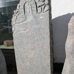 Gravsten Halmstad opretstående 107cm x 43cm