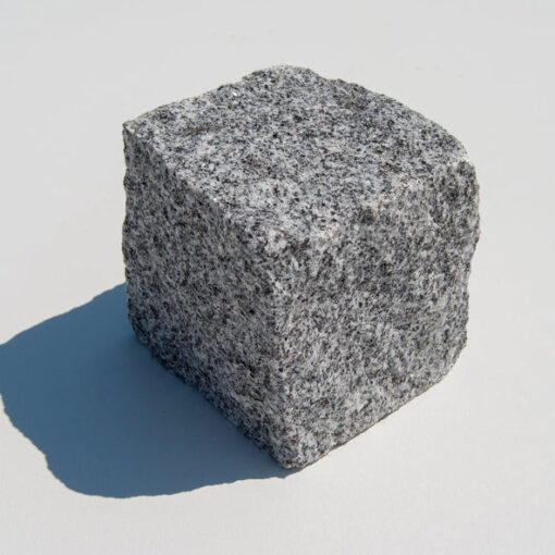 Granit chaussesten i mørkgrå