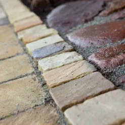 Chaussesten i sandsten eller kvartsit kaldet Sahara