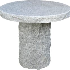 Rundt bord i granit med poleret overflade