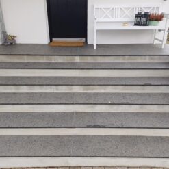 Trappeopgang beklædt med Steel Grey Granit