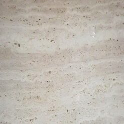 Vindueskarm i Travertin varianten Romano Classico