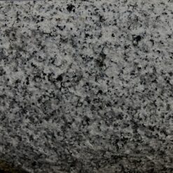 New Afrika Granit Halvrund Trappe med Rist – 100 x 60 x 12 cm
