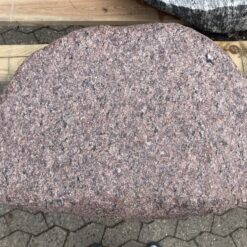 Gravsten i Tranas Red Granit