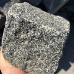 Chaussesten, Nordisk, Grå