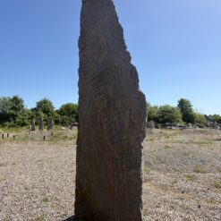 Halmstad Granit Skulptur – Massiv Natursten fra Sverige