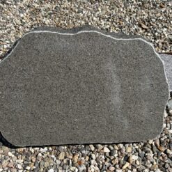 Gravsten i Blå Rønne Granit fra Bornholm