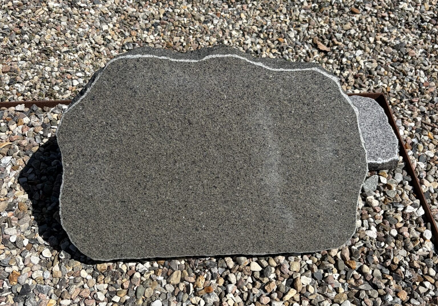 IMG_2063 Gravsten i Blå Rønne Granit fra Bornholm