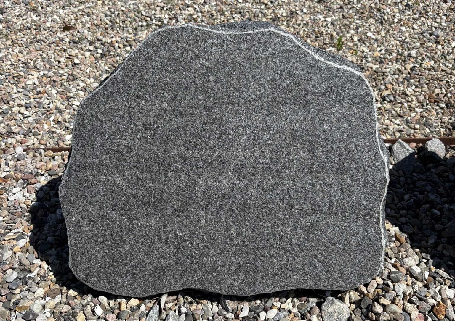 IMG_2065 Gravsten i Blå Rønne Granit fra Bornholm