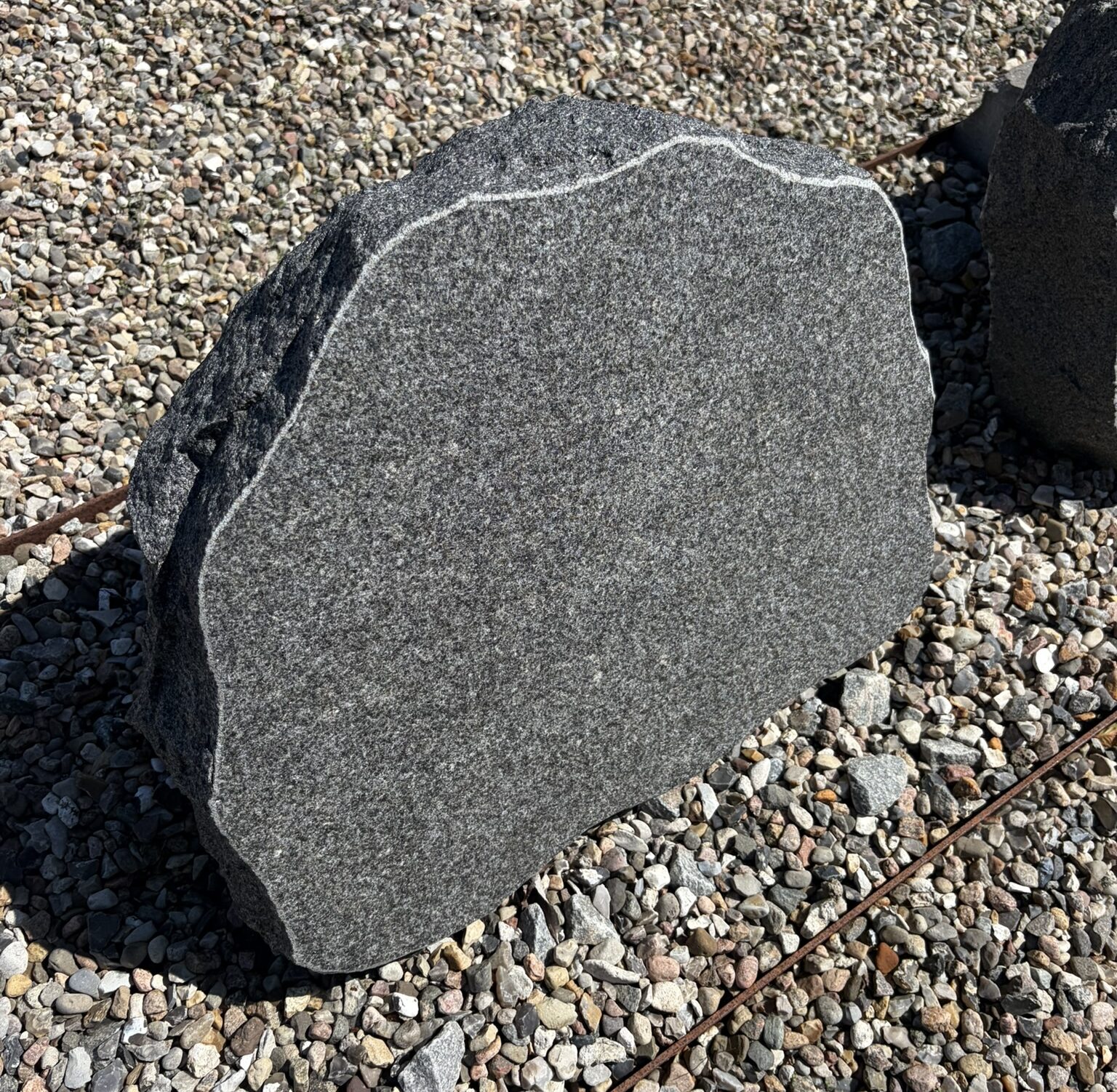 IMG_2067 Gravsten i Blå Rønne Granit fra Bornholm